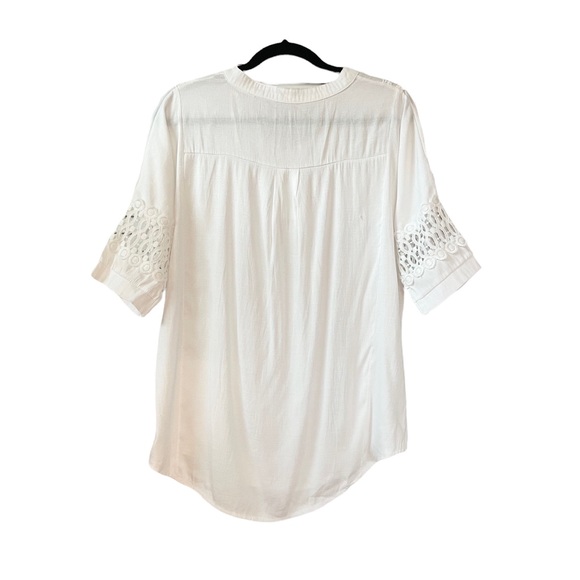 White Cotton Loose Fit Embroidered Three-Quarter Sleeved Tunic - Picture 2 of 6
